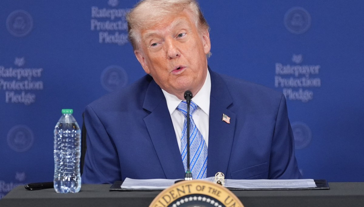 Trump warns China and Russia not to ‘give or sell’ weapons to Iran