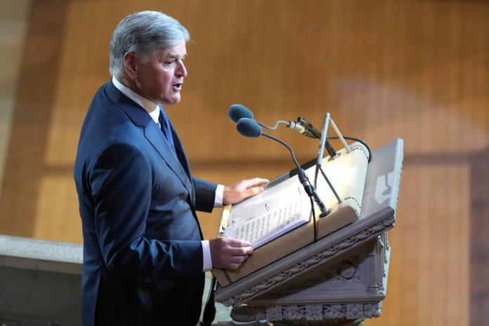 Sean Hannity speaks at the funeral of Sen. Lindsey Graham
