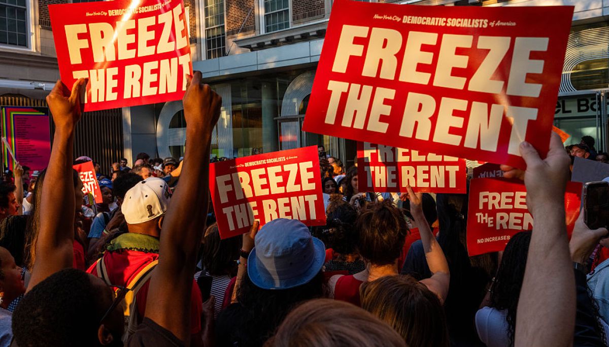 Deceptive DSA Twist: Distorting True Working Class Values