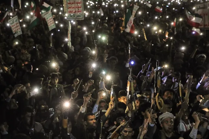 Houthis encouraged to shut down Red Sea shipping if US escalates Iran war