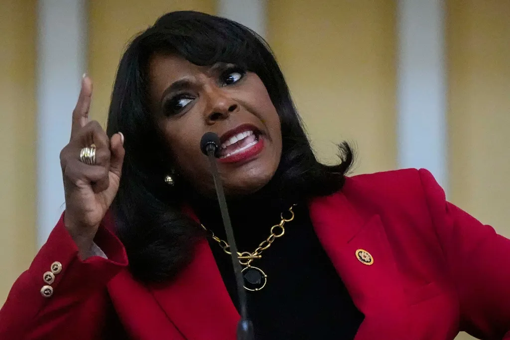 Democratic congresswoman compares Trump’s scrutiny of Smithsonian to ‘fascism’