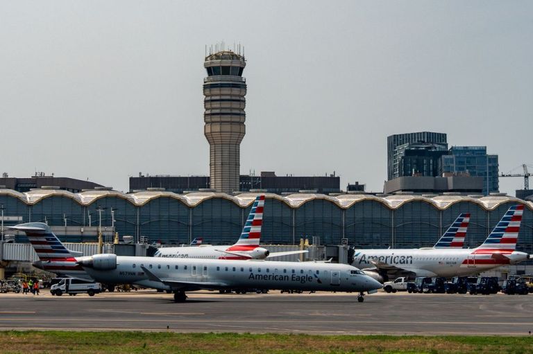 American Airlines planes on the tarmac at Reagan.