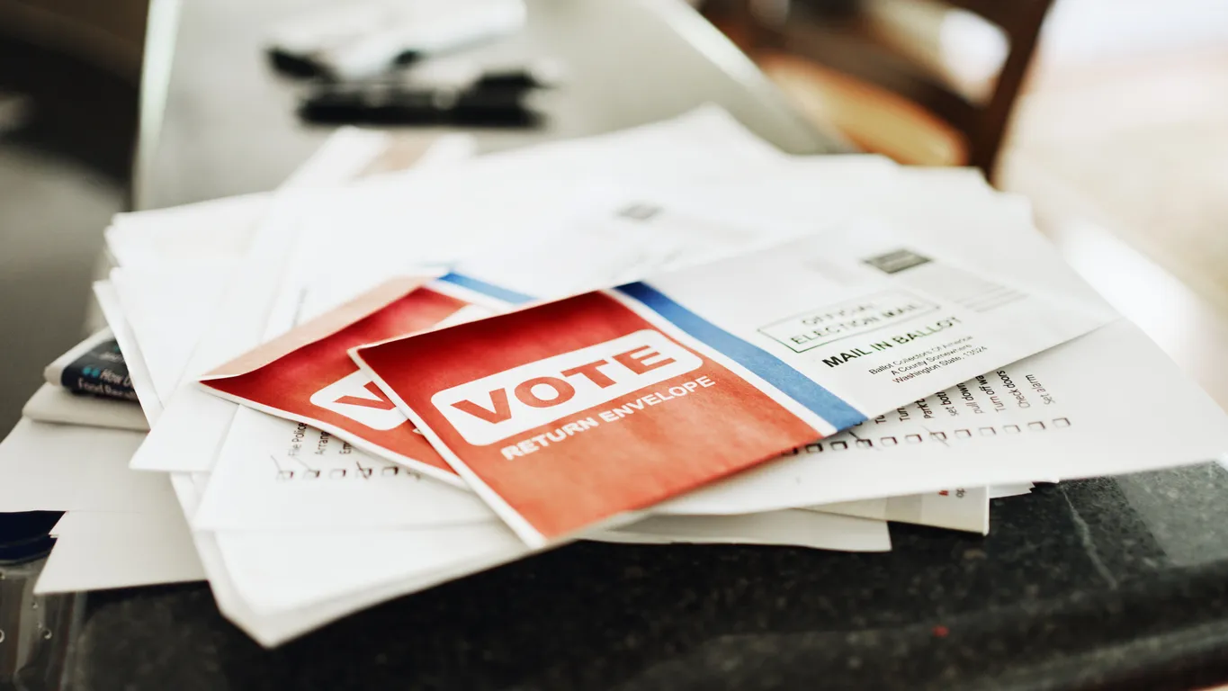 GOP states urge Supreme Court to lift block on Trump’s mail-in ballot order