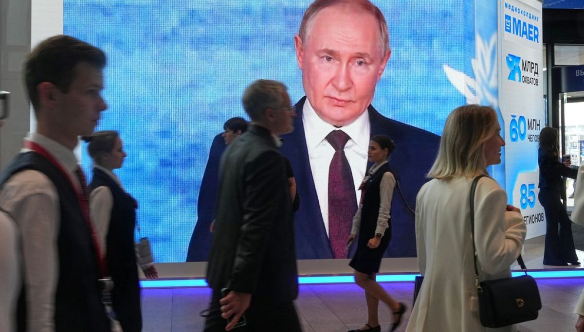 Russia is spying on America from 90 miles off Florida. That's not a distant war