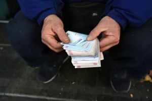 Iranians hoard currencies and physical assets as blockade cuts off alternatives to worthless rial