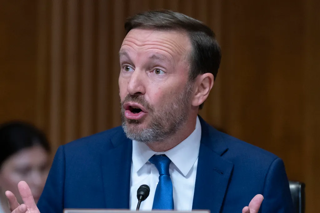 Sen. Chris Murphy says he’d ‘support a bad deal’ to end Iran war: ‘Trump has lost’