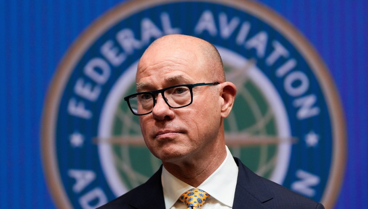 Trump administration races to overhaul America’s air traffic control system by 2028