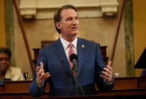 Glenn Youngkin launches national school choice movement ahead of possible 2028 presidential bid 