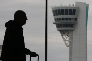 FAA leaves air traffic controller raises in limbo amid mounting strain on system