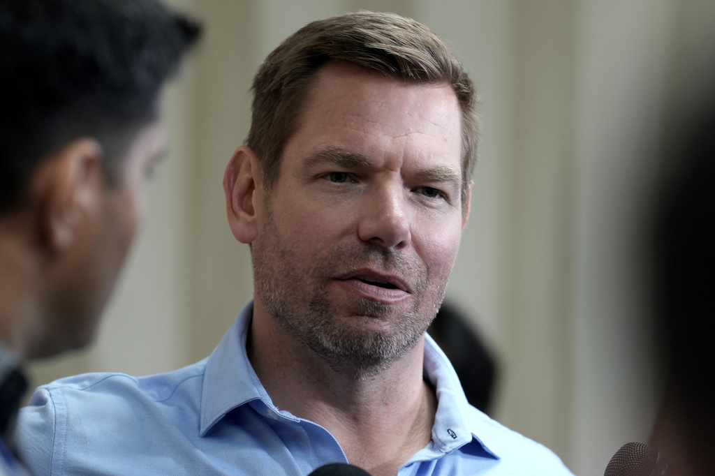Eric Swalwell admitted to relationship with Chinese spy ‘Fang Fang,’ FBI files show