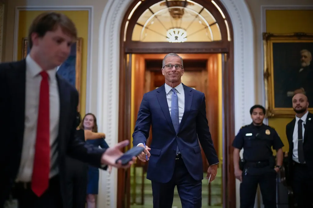Senate scrambles for the exit amid outstanding to-do list: ‘Clear as mud’