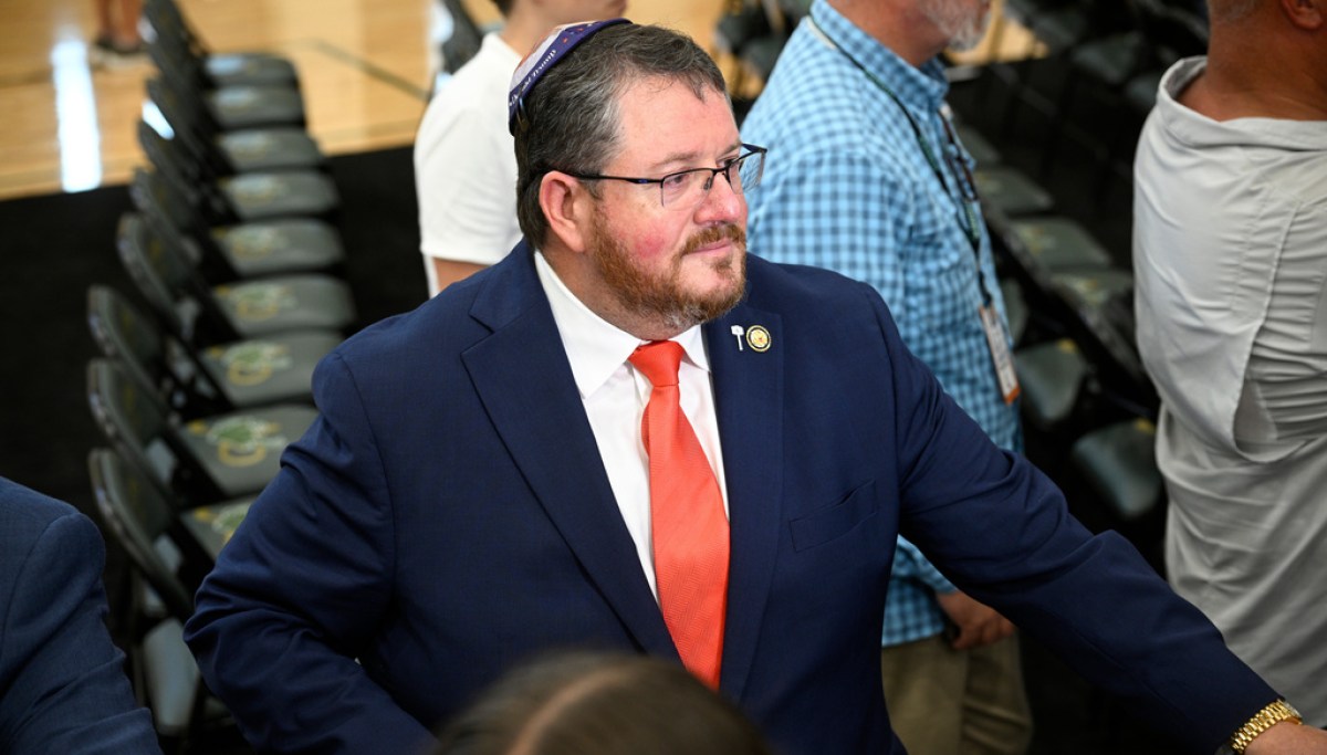 GOP Primary Challenger Under Fire for Antisemitic Ad, Lawmakers Take Stand