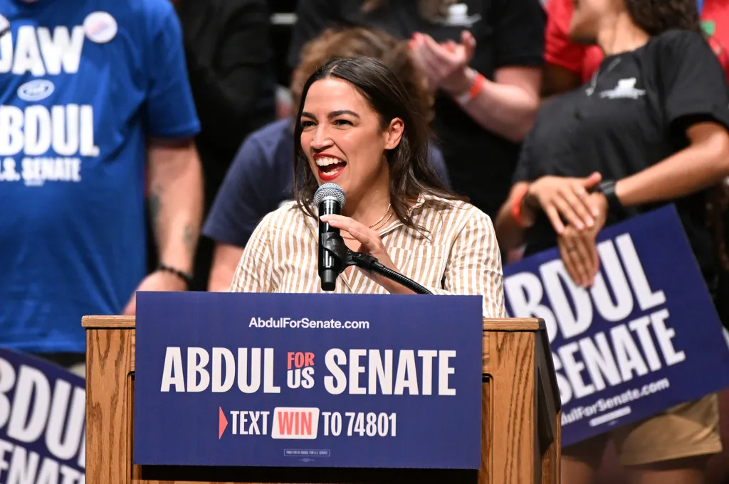 AOC blames 2020 lockdown ‘rhetoric’ for past ‘defund the police’ support