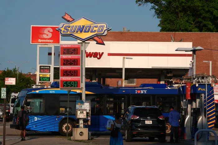New York gas station customers dance ‘for a deal’: Joe Concha