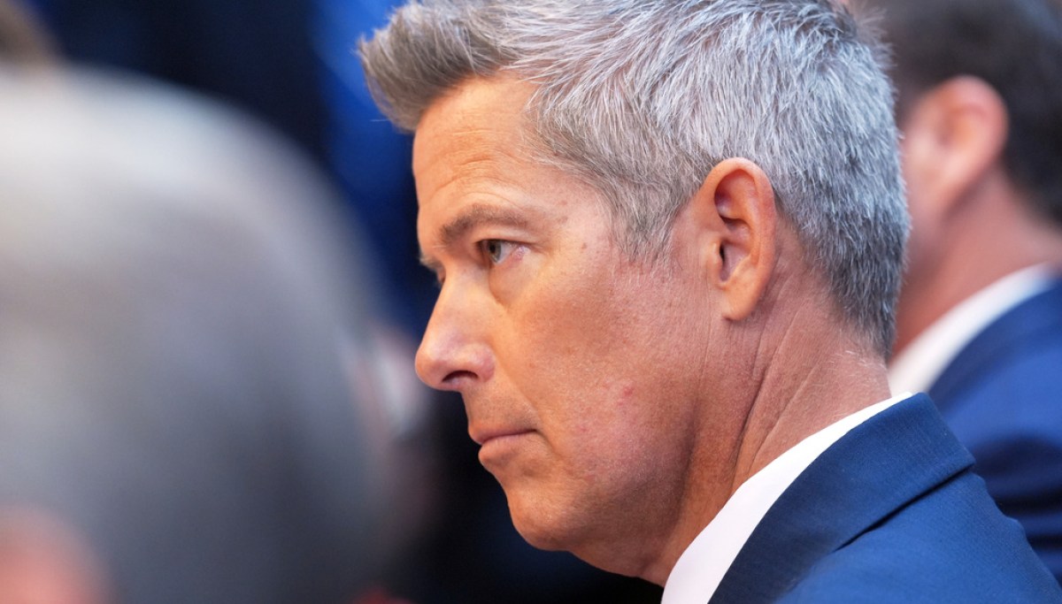 “Shocking Revelation: Canada Unprepared for Defense, Threatens Trade War”