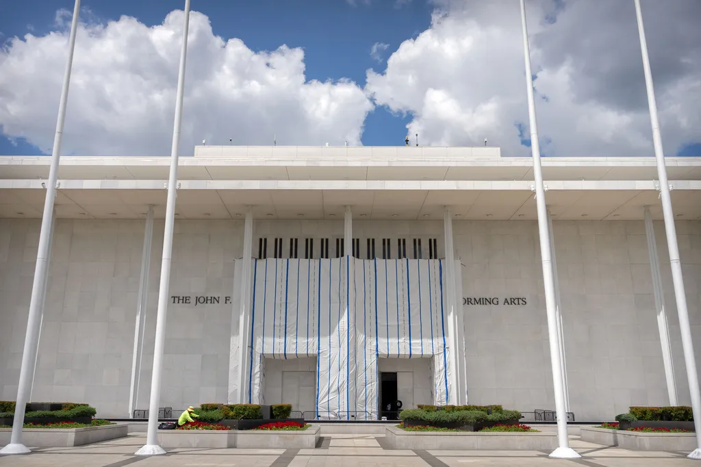 Kennedy Center Board votes to close facility for two years for construction