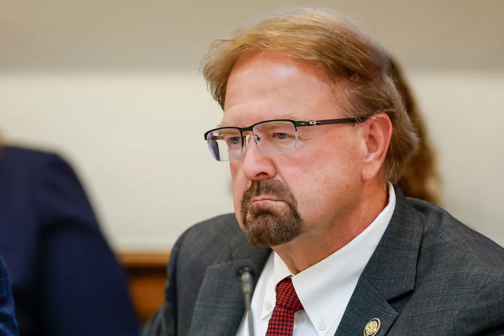 What is the process to replace Chuck Edwards if he drops his reelection bid?