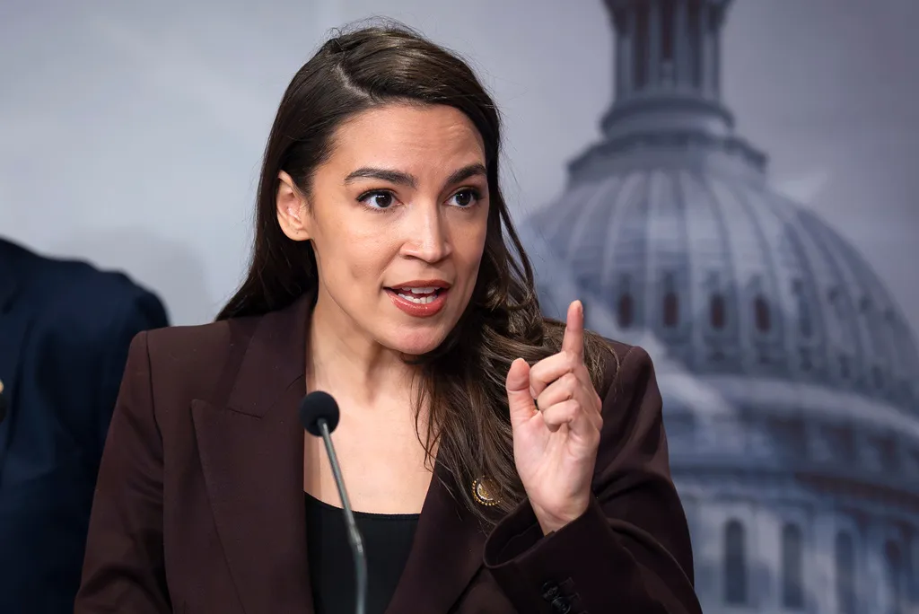 AOC renews DSA membership after yearslong break ahead of possible 2028 bid
