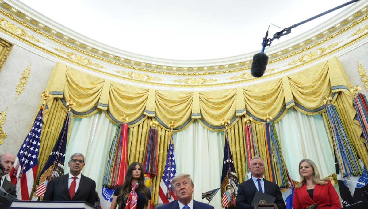 National security advisor central to Iran negotiations to leave White House