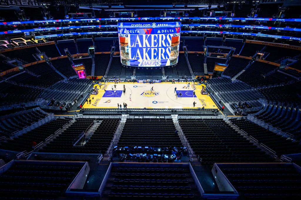 Former Disney CEO and Jared Kushner’s brother buying Los Angeles Lakers
