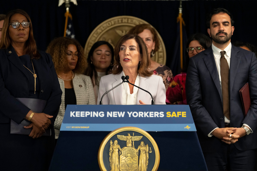Kathy Hochul boasts about covering $7 million in legal bills for illegal immigrants