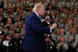 Trump’s Iran struggle comes through on campaign stump
