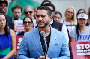 Bernie Sanders says top Democrats aren’t enthusiastic enough about el Sayed to win Michigan