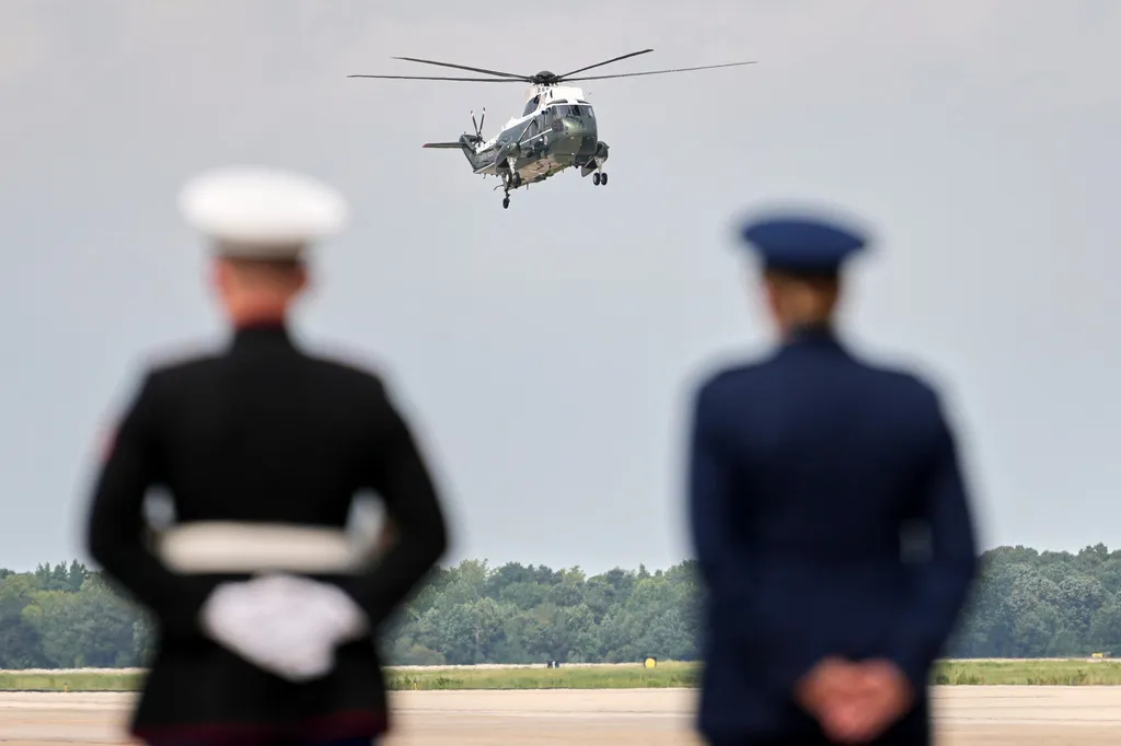 Marine One pilots knew about communication issues before close-call incident, NTSB says