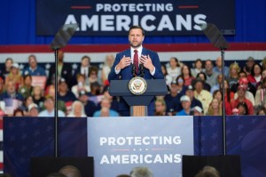 Vance hosts members from Michigan synagogue attack at rally after el Sayed apology