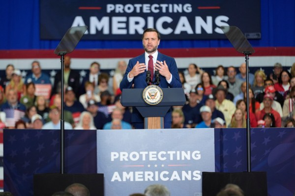 Vance hosts members from Michigan synagogue attack at rally after el Sayed apology