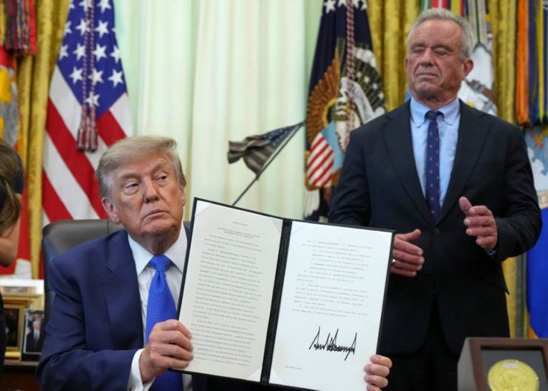 Trump in the Oval.
