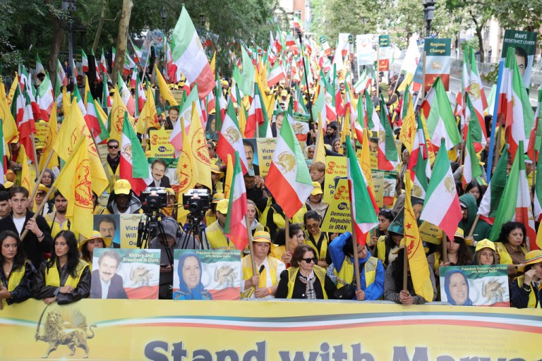 NEW YORK, NY , USA 23/09/2026 - Thousands of Iranian-Americans and supporters of the National Council of Resistance of Iran (NCRI) assemble at Dag Hammarskjöld Plaza outside the United Nations Headquarters. Credit: Hooshang Roozbahani/The Media Express