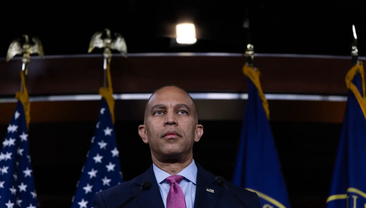 Hakeem Jeffries gets ready to govern