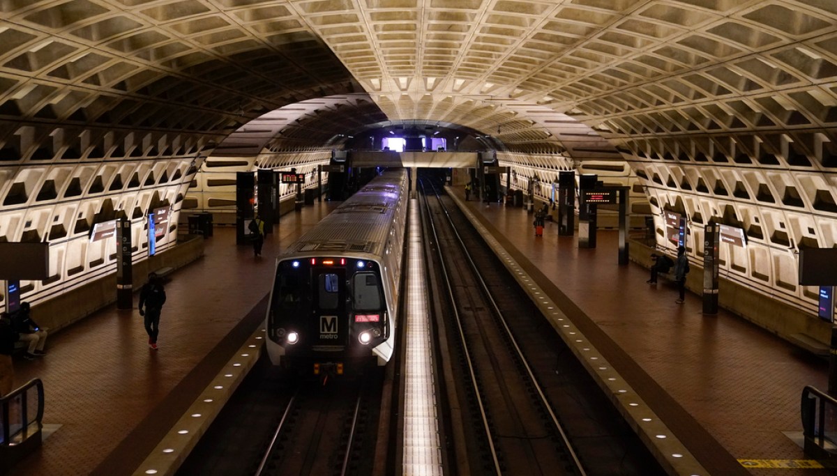 DC Metro trains and buses to stop for 9/11 minute of silence