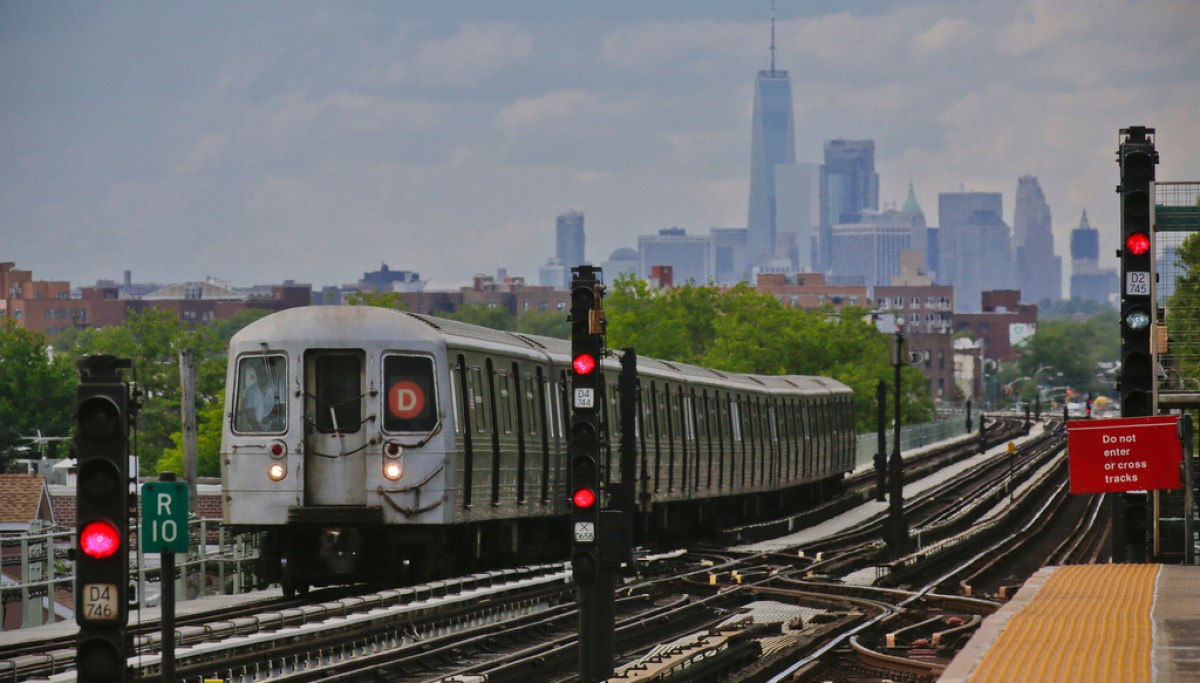 Man killed after his bag got stuck in New York City subway door, police say