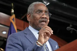 Top Jeffries ally tells Democrats to move past defection drama and focus on November