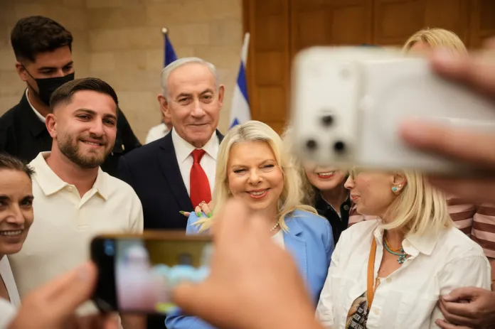 Netanyahu and wife