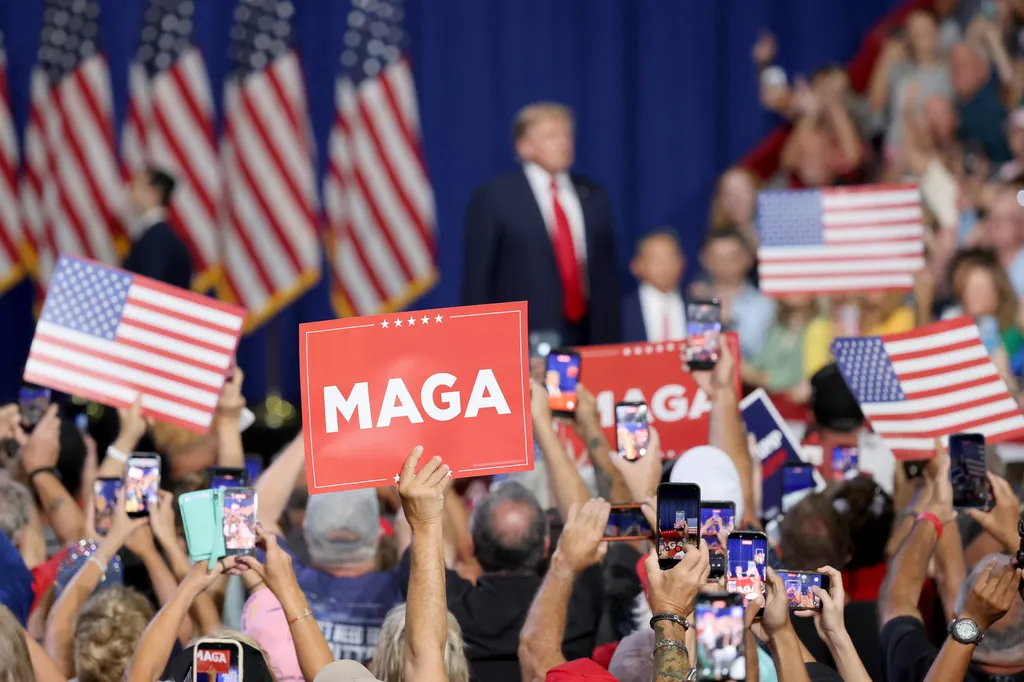 Republican midterm convention organizers make last-minute push to fill arena for Trump