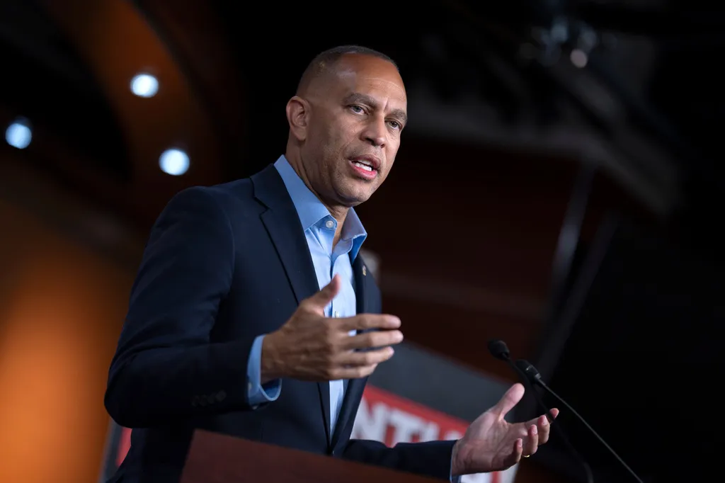 Socialists will burn Democratic Party ‘to the ground’: Joe Concha