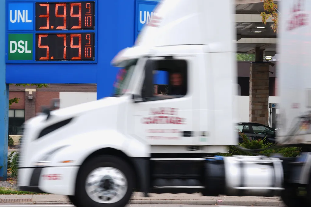 Diesel prices reach all-time high of $6