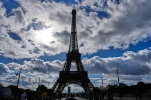 Eiffel Tower reopens following staff strike over female workers removed during Hindu leaders’ visit