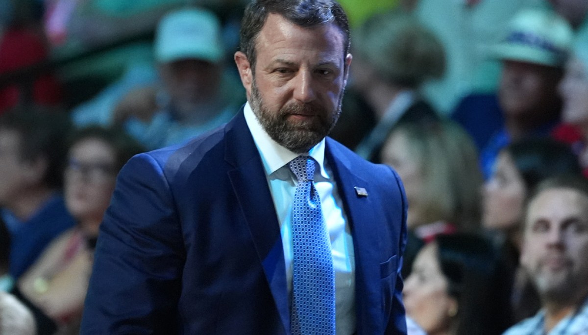Mullin bashes Maria Elvira Salazar’s pro-immigration amnesty GOP ad: ‘A criminal is a criminal’