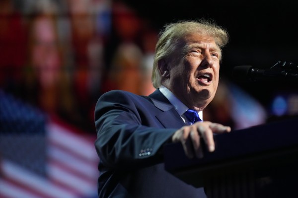 Trump promises $5,000 dividend for every American adult if GOP wins midterm elections