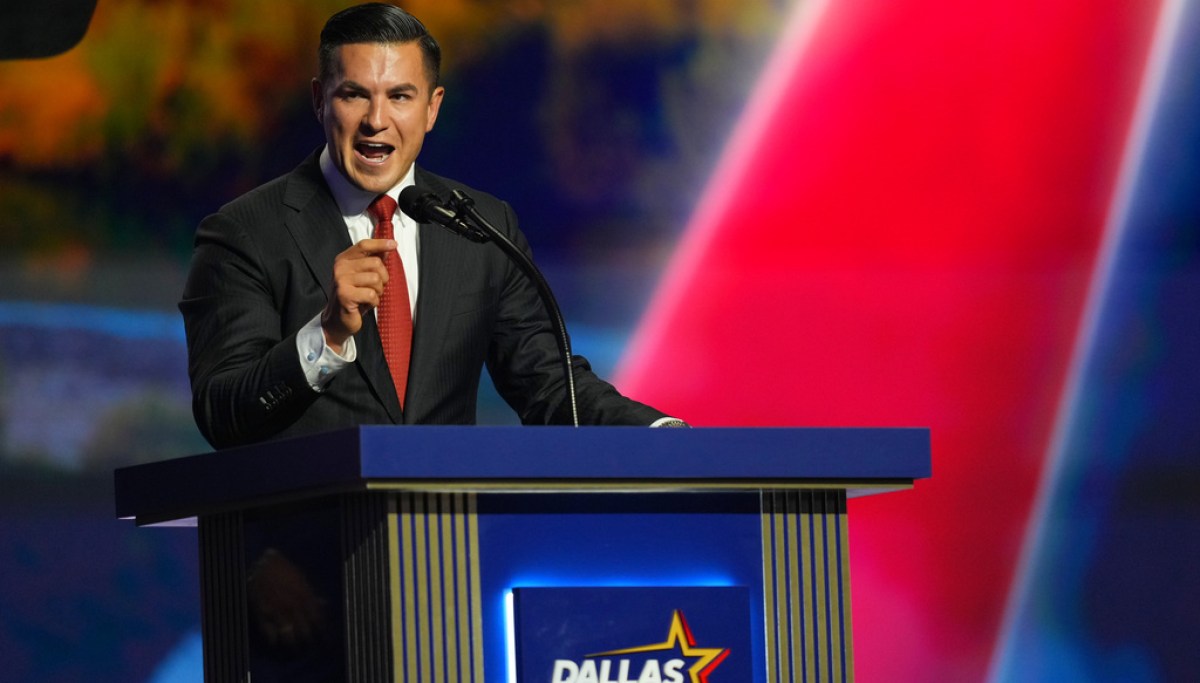 The GOP is betting culture will outweigh economic pain for voters this November