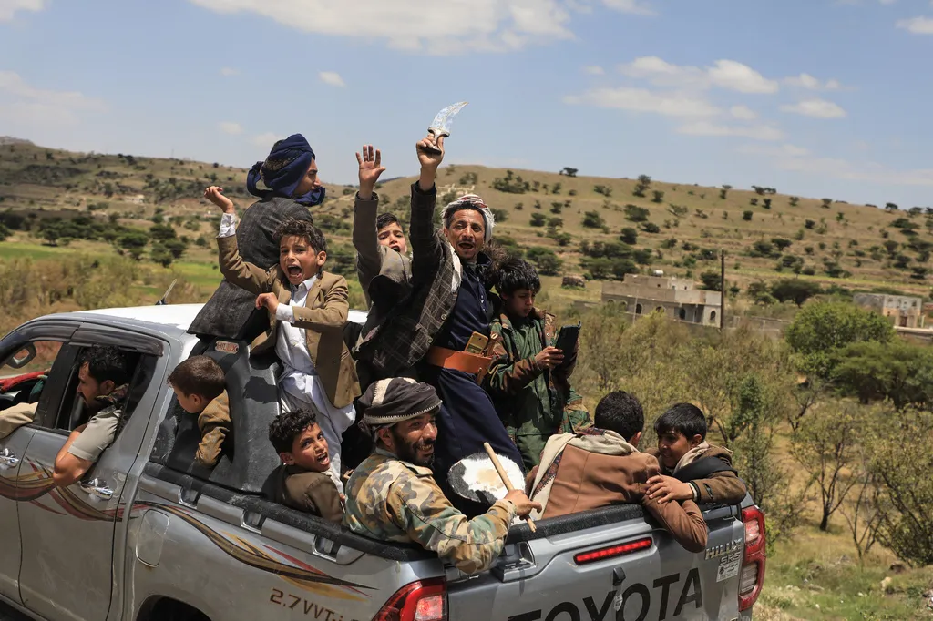 Saudi Arabia appeals to US as pipeline closure and Houthis spike oil prices