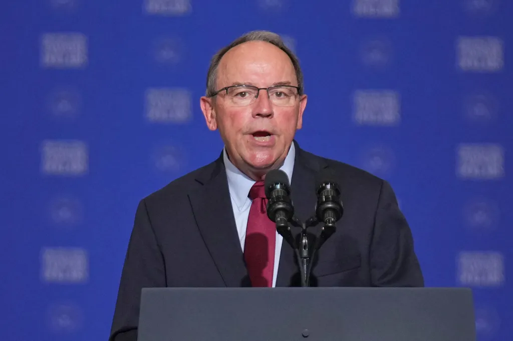 Rep. Tom Tiffany swims to safety after plane makes emergency lake landing