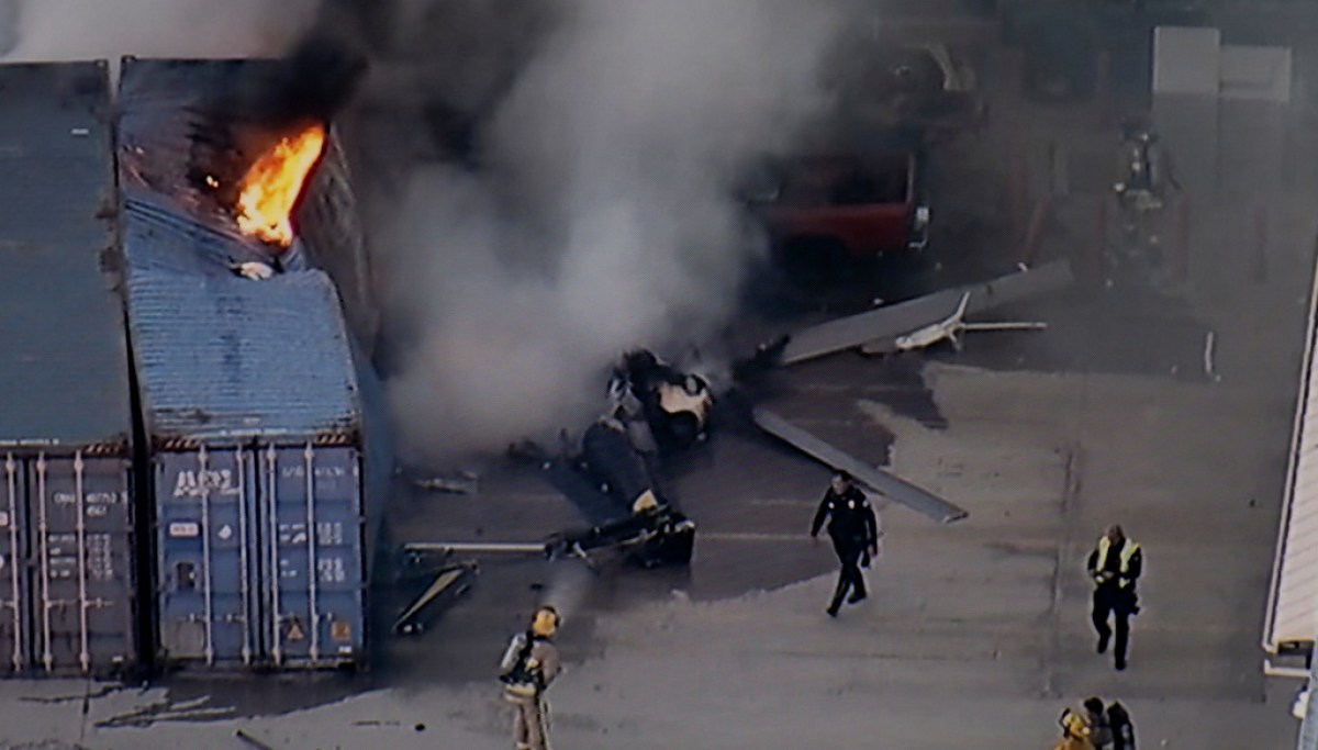Three killed as news helicopter crashes in Los Angeles