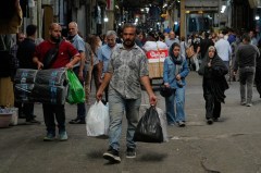 Iranian rial hits all-time low as economy continues free fall