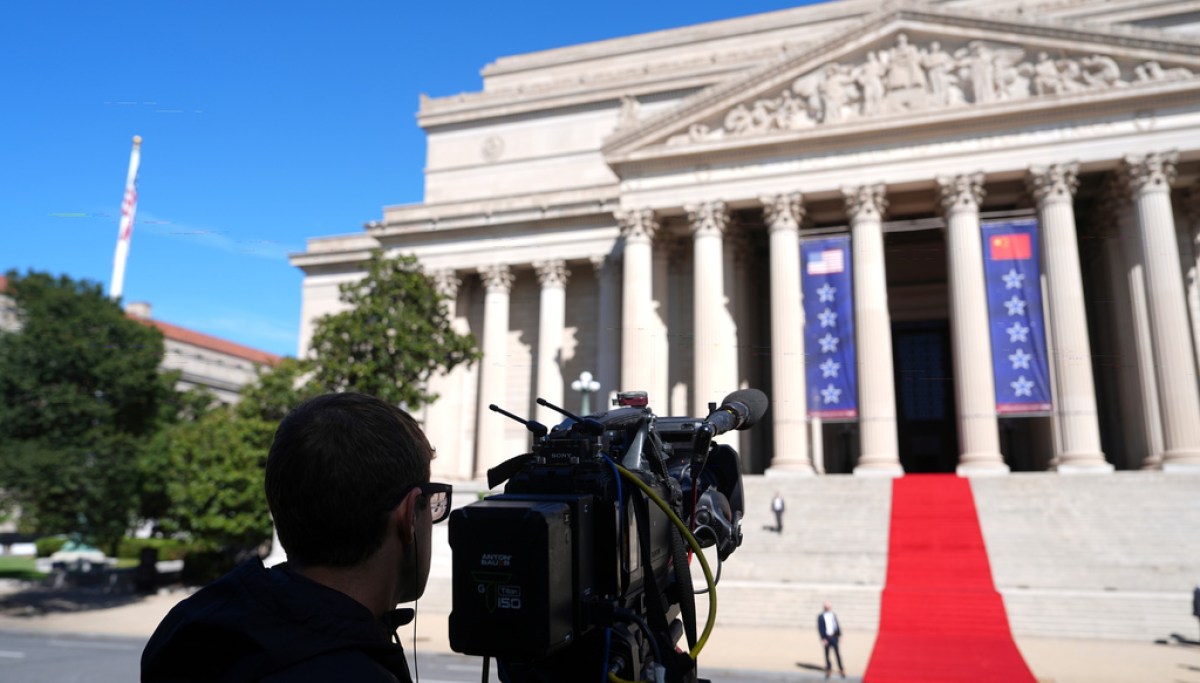 White House TV press pool resumes coverage after CNN, Politico, MS Now passes reinstated