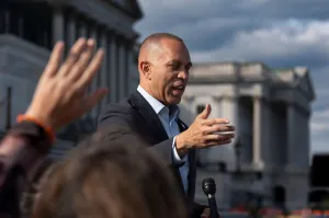 Jeffries pans Trump AI agreement as ‘entirely unenforceable’